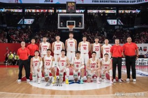 开云品牌-中国男篮两连胜，三大球员必须淘汰，张镇麟很难再加入