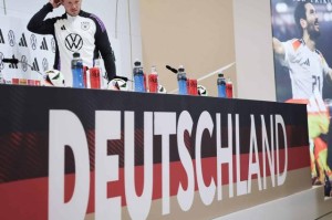 开云综合服务-【欧洲杯观象·战术】潮流幻变，八仙过海