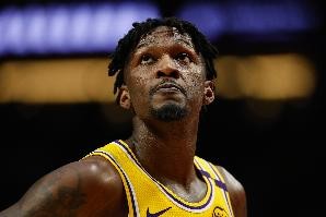 斯通：会想念狄龙的许多特质 希望芬尼-史密斯发挥他的独特作用