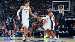 马刺签下保罗“一人两用”，他兼顾教练和球员双身份